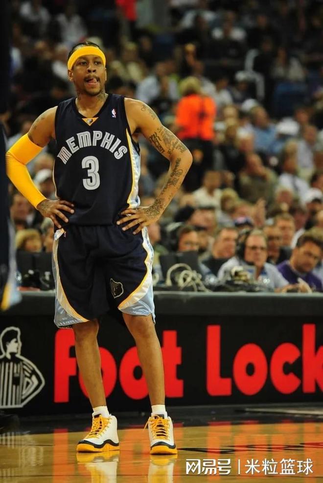 TA：因现代足球重视边路与攻防转换，菱形中场阵型已几乎绝迹（TA：现代足球强调边路与攻防转换，菱形中场几乎退出历史舞台）