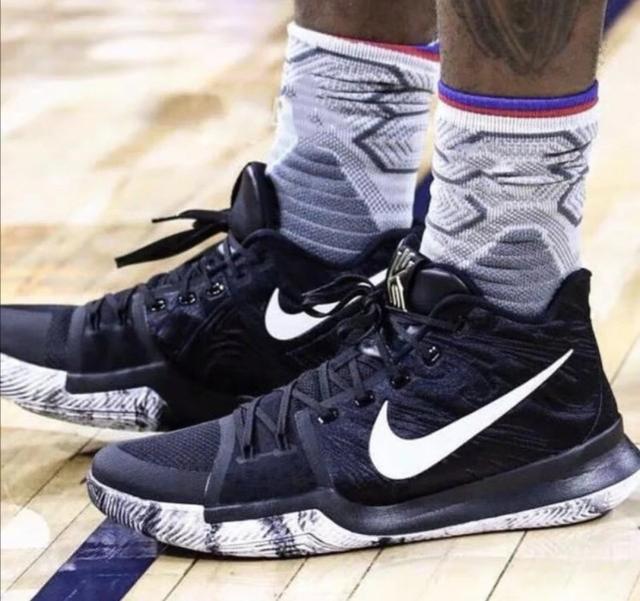 NBA焦点战：篮网客场逆转雄鹿,（NBA重头戏：篮网客场翻盘雄鹿）