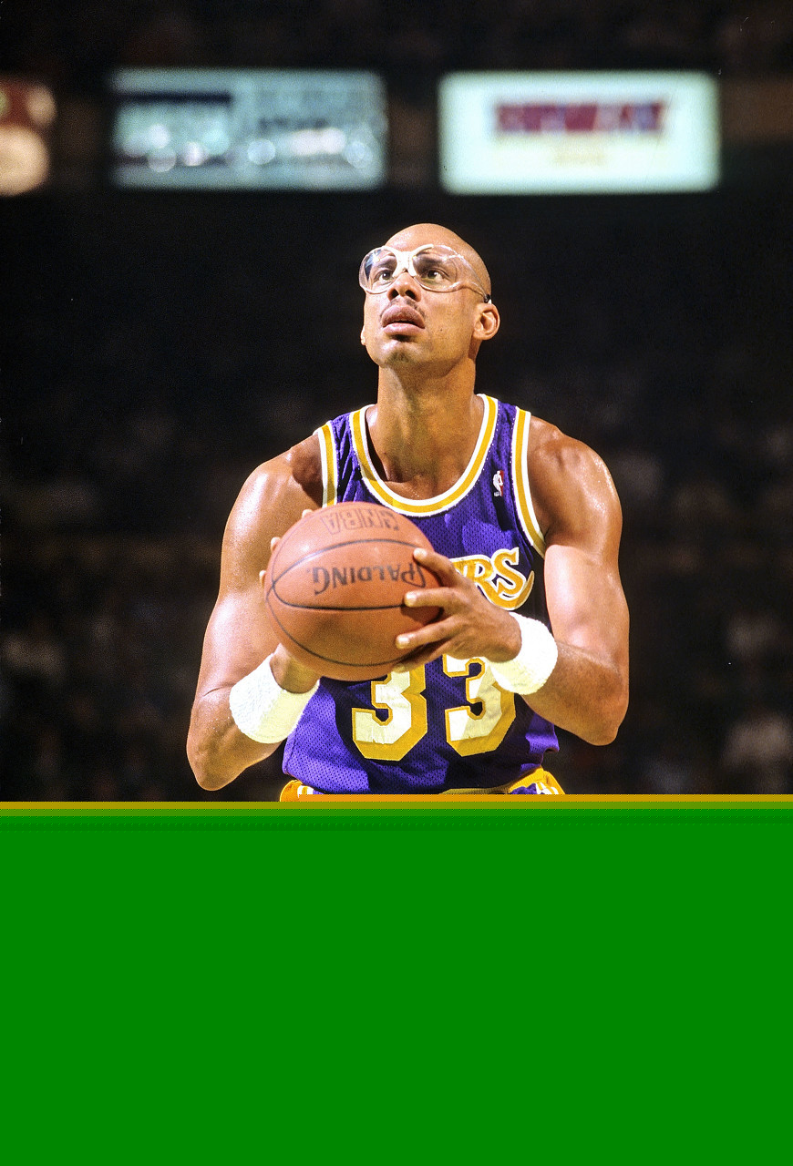 反对家暴，克雷莫内塞球衣背后印的是与球员关系密切女性名字（克雷莫内塞倡议反家暴：球衣背后印与球员关系密切的女性姓名）